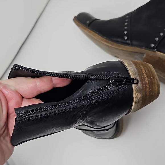 Diba True Leather Stud Cap Toe Zipper Stacked Heel Ankle Boots Size 7 - Picture 10 of 14